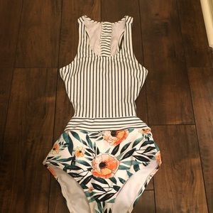 Cupshe Swimsuit